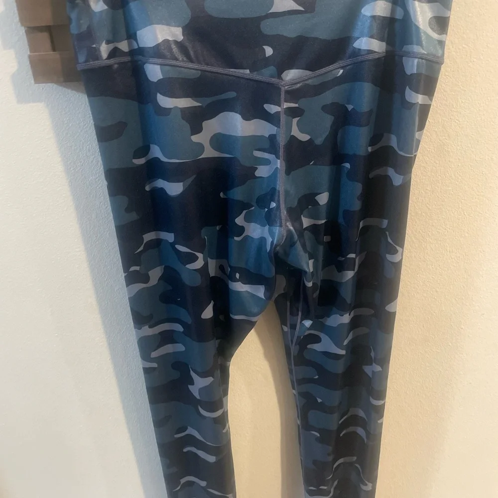 Nike Black‎ and Gray Camouflage Leggings Size XL